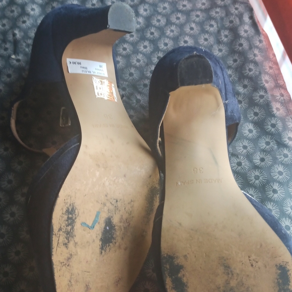 Sandals - Picture 3 of 4